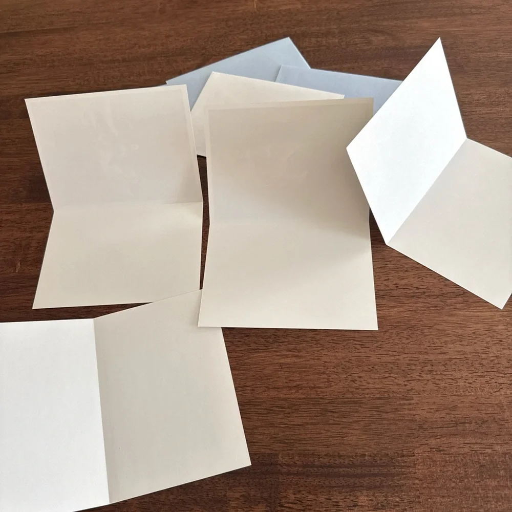 Lot of 4 blank note cards with pictures of wolves